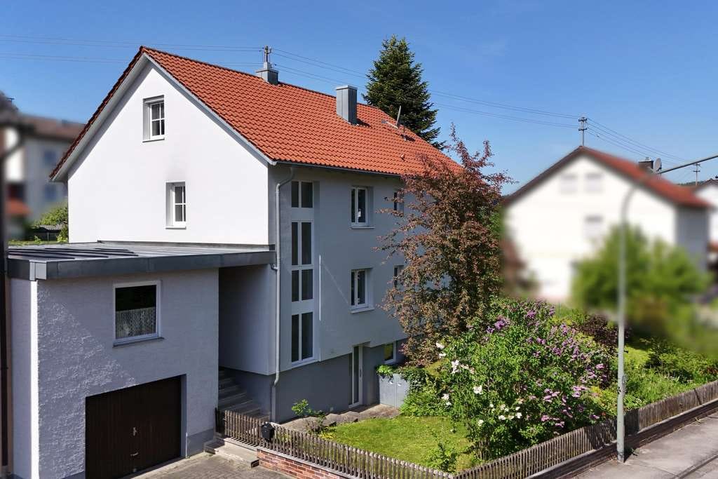 Immobilie in Langenneufnach - Ein Zuhause mit Zukunft - Großzügiges Familienanwesen mit traumhaftem Garten und vielen Nutzungsm� - Bild 3