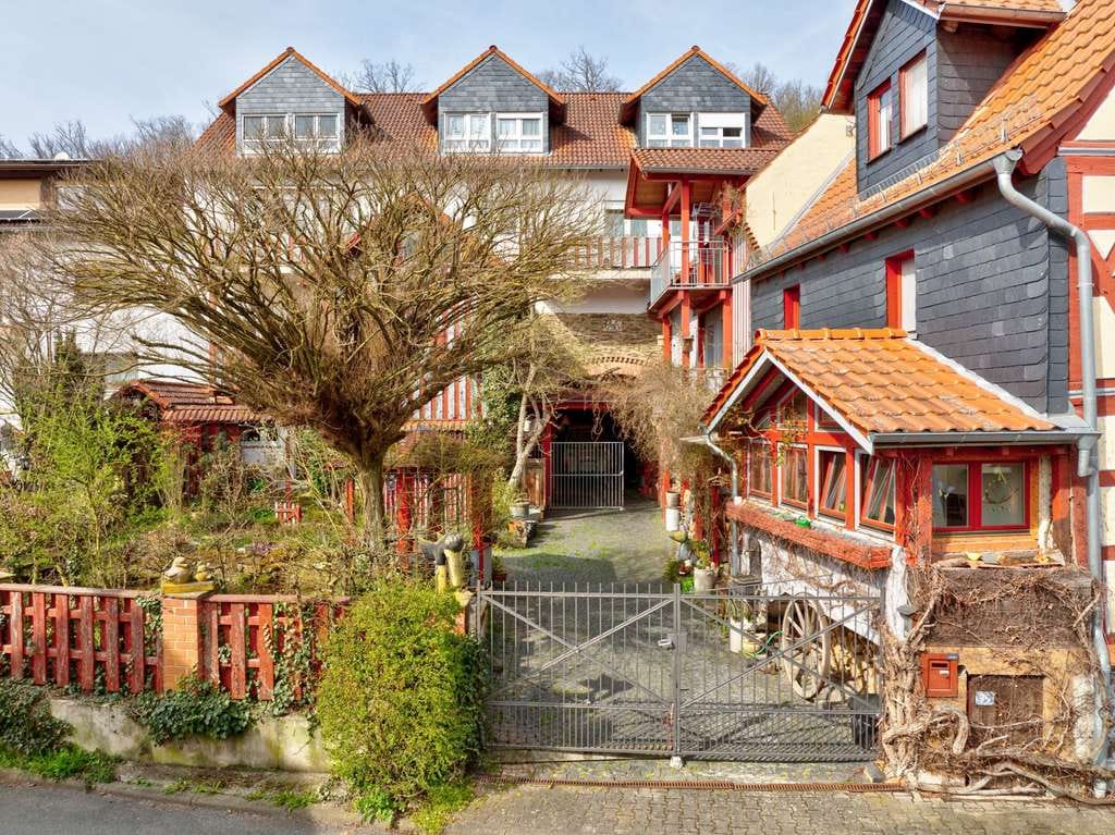 Immobilie in Aarbergen - GROSSZÜGIGES ANWESEN - VIELFÄLTIG NUTZBAR IN IDYLLISCHER TAUNUS-LAGE! - Bild 0