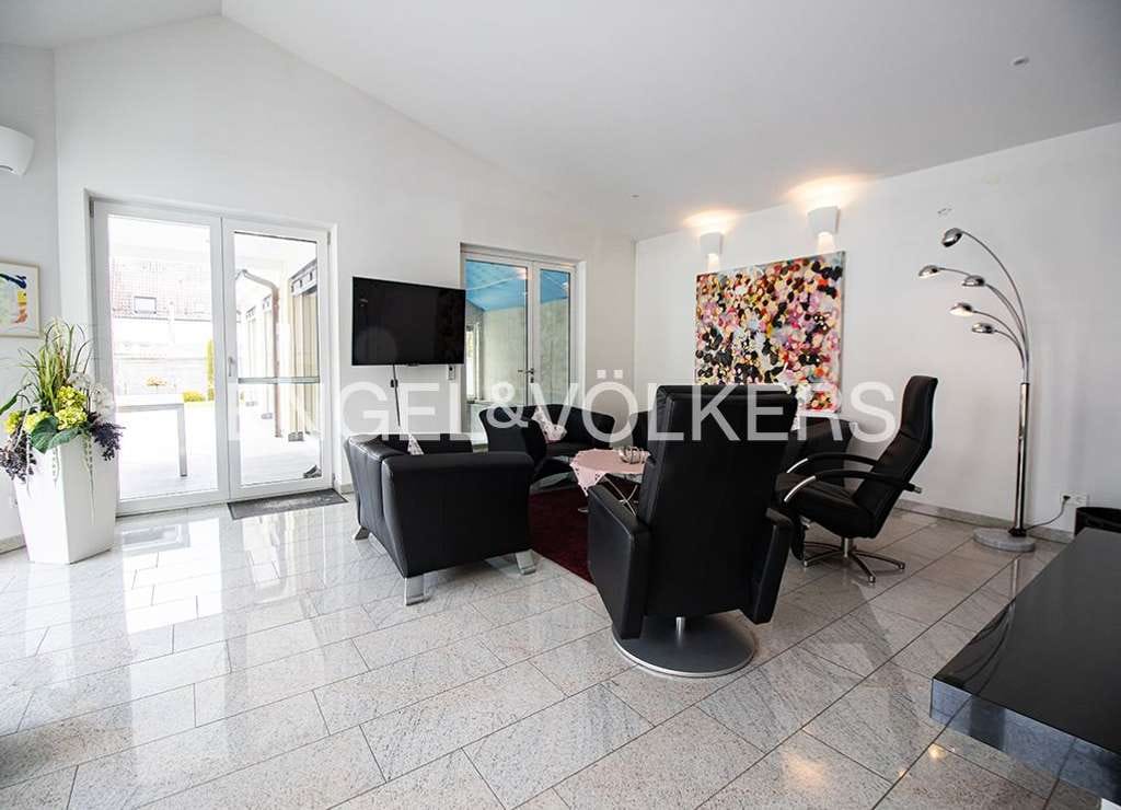 Immobilie in Ummendorf - Stilvolle Villa auf großzügigem Anwesen - repräsentativ und mit besonderem Entwicklungspotenzial - Bild 4