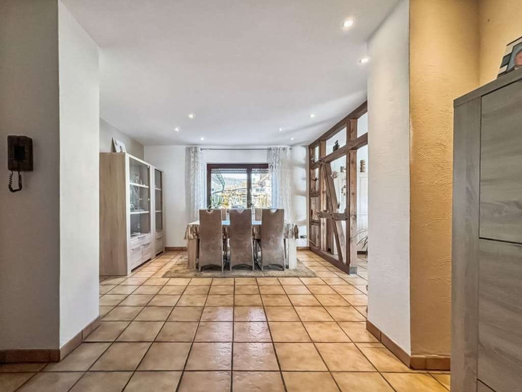 Immobilie in Eschau - Großzügiges Zuhause mit Weitblick in Eschau – ideal für Familien und Mehrgenerationen - Bild 4