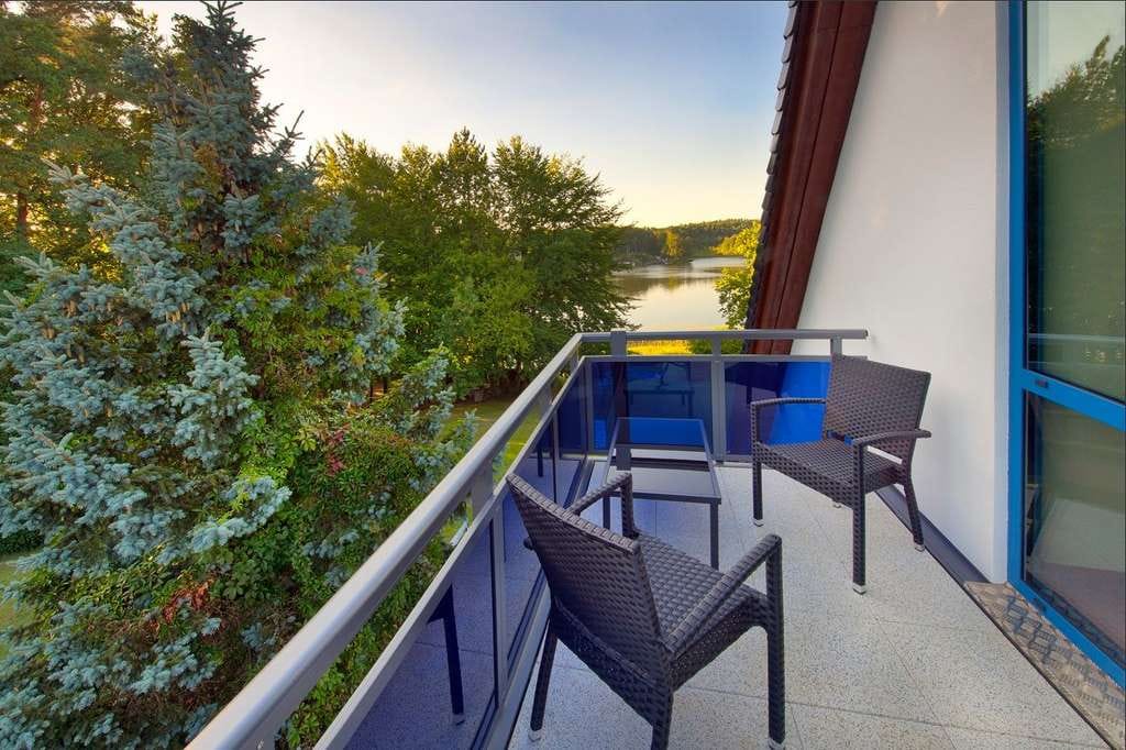 Immobilie in Lärz - Exklusives Wohnen am See: Stilvolles 3-Zimmer-Apartment mit direktem Seeblick in Lärz - Bild 2