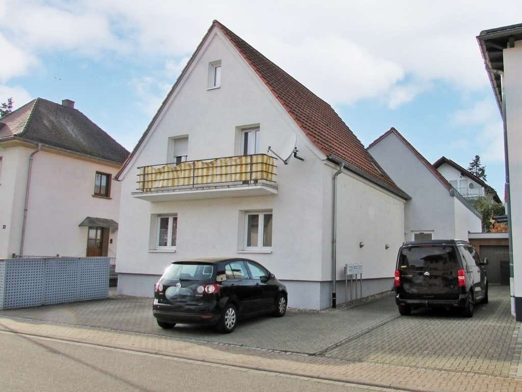 Immobilie in Östringen - Für Kapitalanleger: vermietetes 3-Familienhaus in Östringen! - Bild 0
