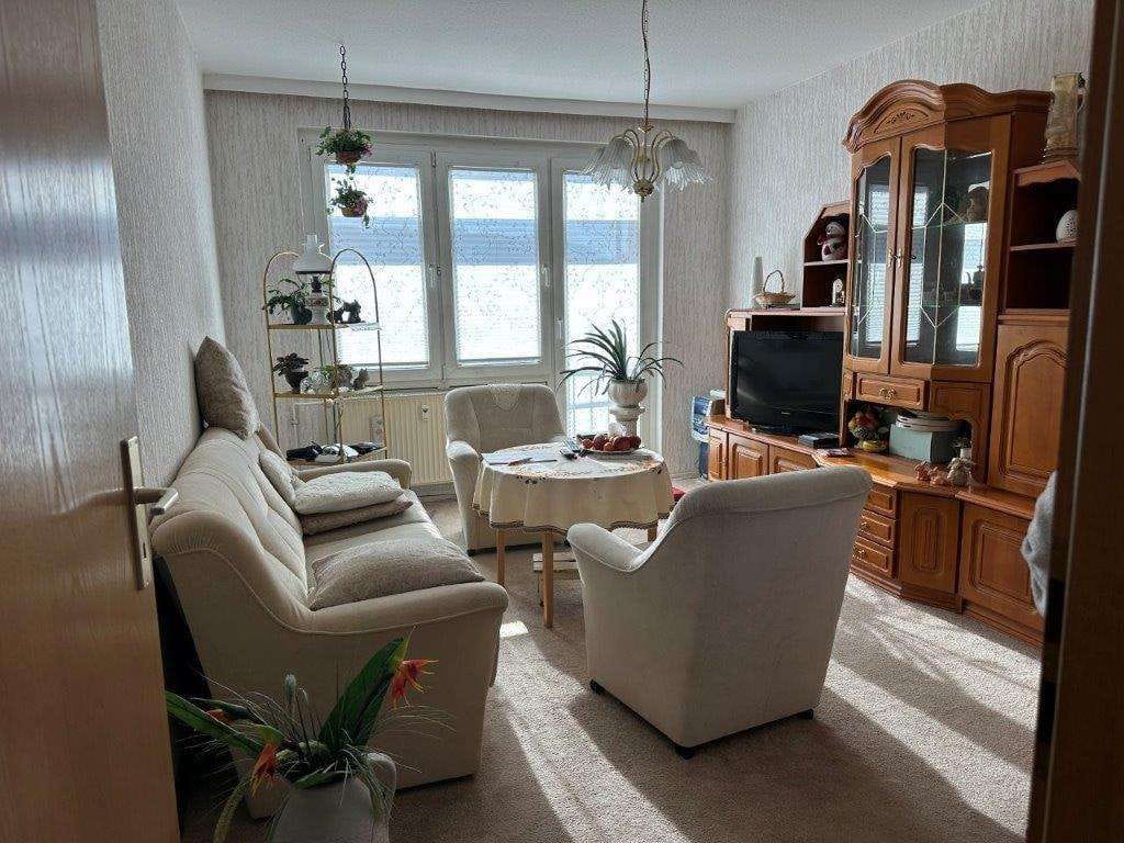 Immobilie in Kaulsdorf - Gepflegte 3 Zi.-Wohnung mit Balkon und Einbauküche - Bild 0
