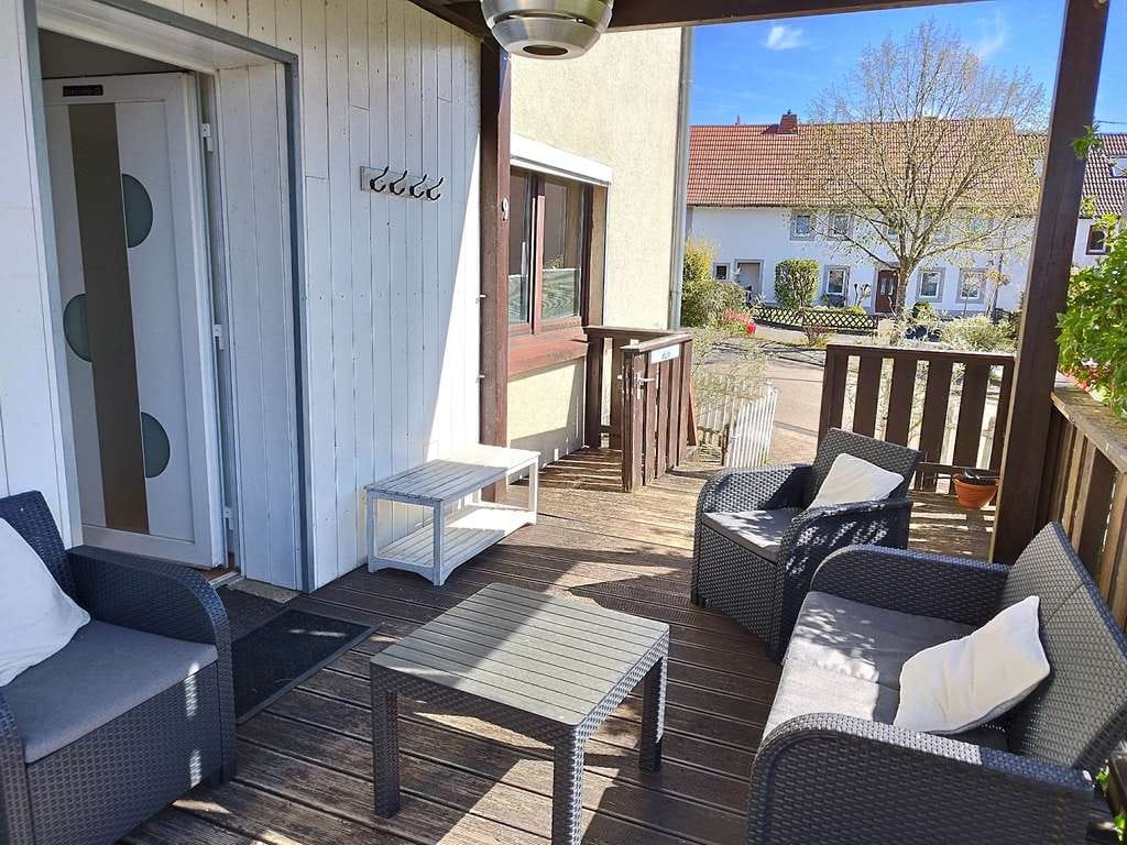 Immobilie in Namborn - GEMÜTLICHES Zweifamilienhaus 
in zentrumsnaher Lage mit 
2 Garagen, 2 Balkonen + Terrasse…! - Bild 1