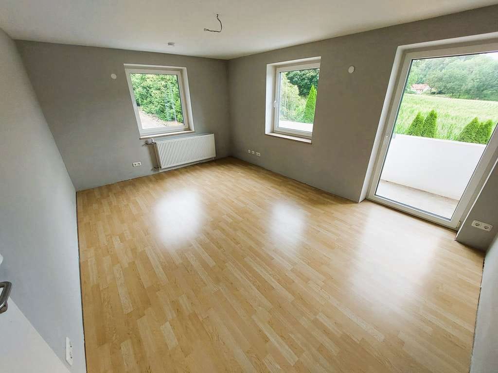 Immobilie in Wartenberg - Großzügig geschnittene 5-Zimmer Wohnung in toller Ortsrandlage - Bild 2