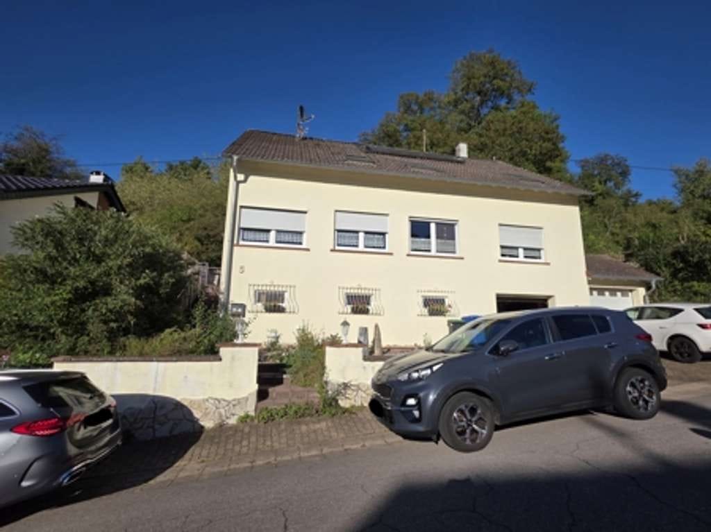 Immobilie in Rehlingen-Siersburg - *** Freistehendes 1-2 Familienhaus *** - Bild 1