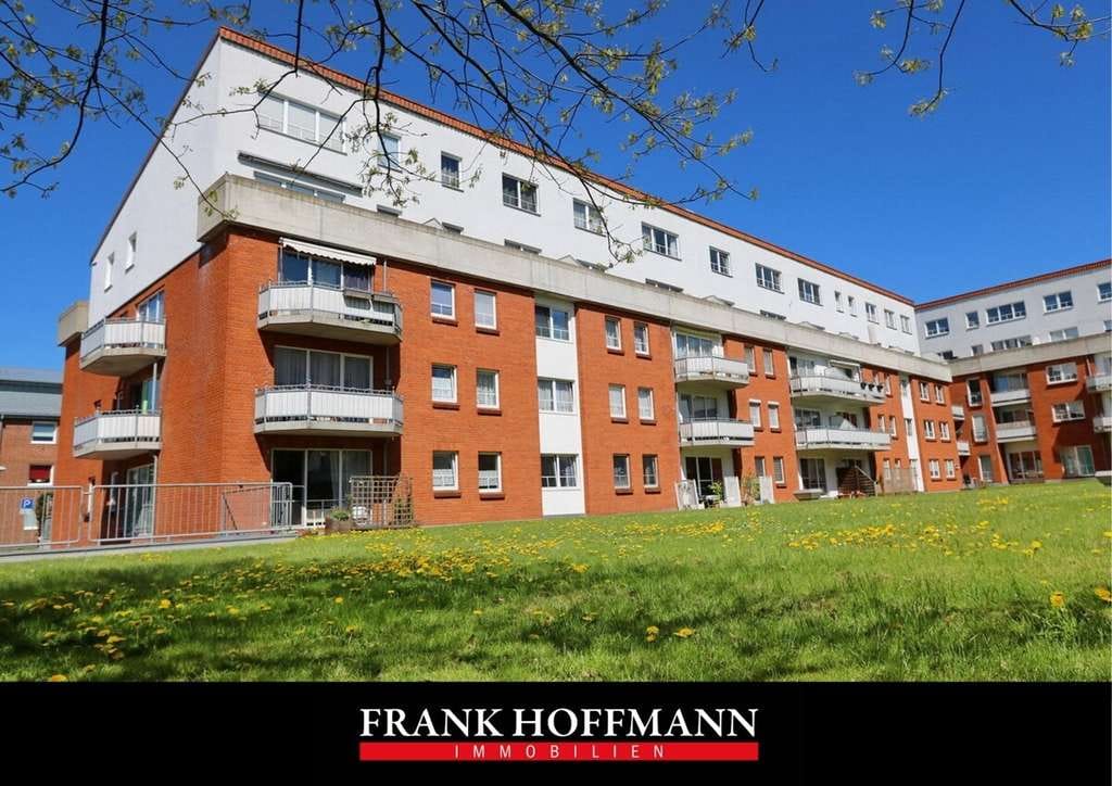 Immobilie in Kaltenkirchen - Vermietete Wohnung über 2 Ebenen mit Kamin, Aufzug und Tiefgarage in Kaltenkirchen - Bild 0