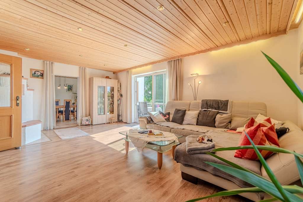 Immobilie in Ebersberg - Großzügiges Einfamilienhaus mit Weitblick & vielfältigen Nutzungsmöglichkeiten - Bild 3