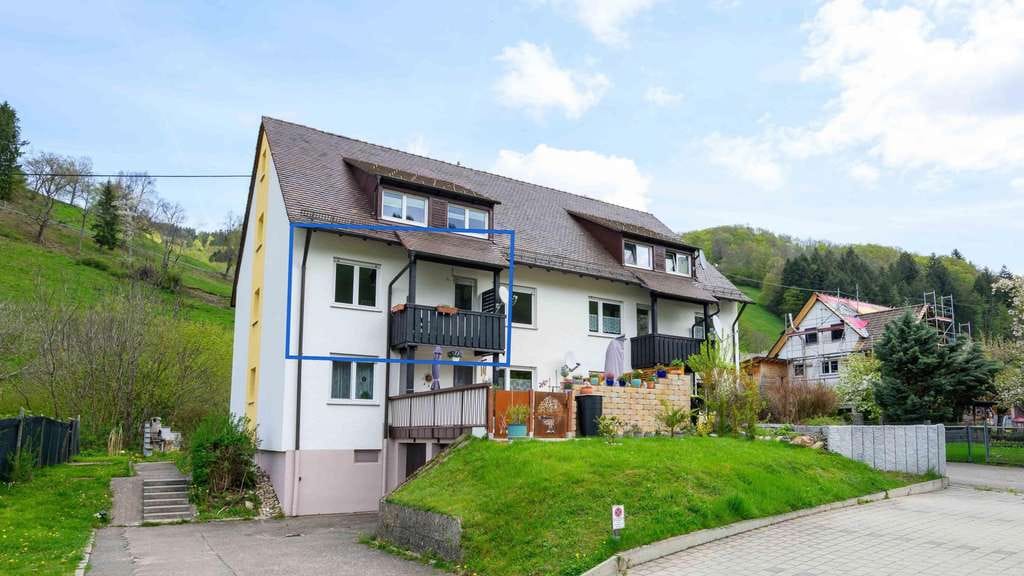 Immobilie in Münstertal/Schwarzwald - Attraktive Kapitalanlage - 3 Zi-Wohnung mit hoher Rendite - Bild 0