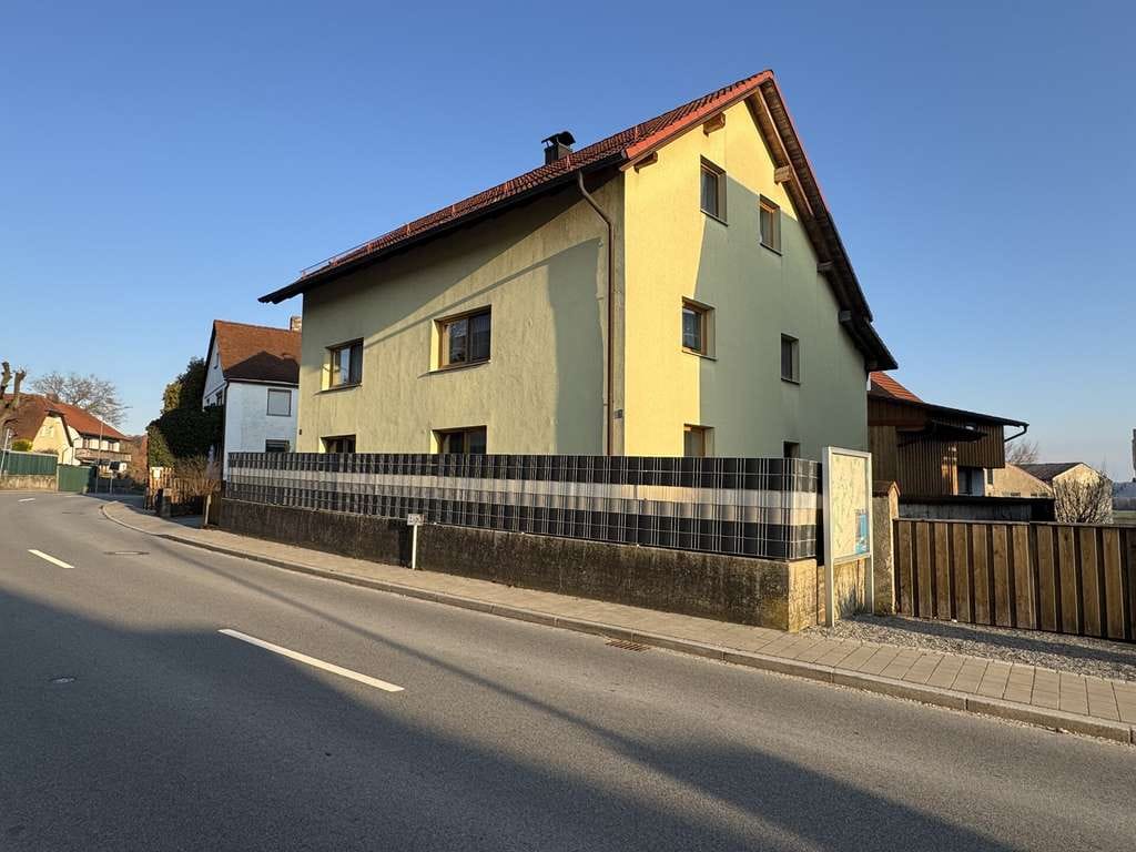 Immobilie in Postau - Vielseitiges ZFH in Postau mit Gewerbefläche – ideal für Handwerk, Familie & Zukunftspläne - Bild 0