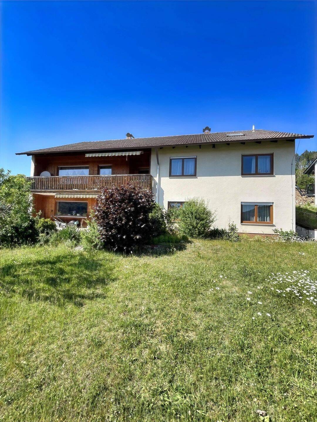 Immobilie in Greding - Großzügiges Einfamilienhaus mit Einliegerwohnung in Greding - Bild 1