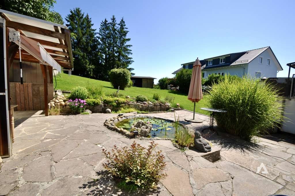Immobilie in Engen - Haus im Haus - bezugsfreie 4 Zi. Wohnung mit Garten in Engen - Bild 1