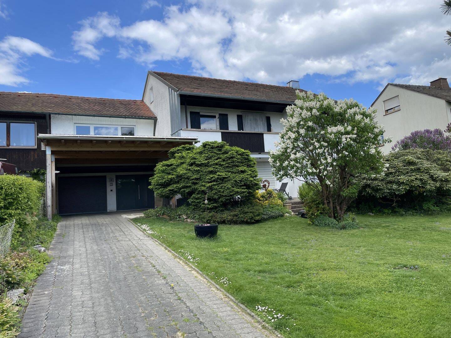 Immobilie in Arzberg - Geräumiges Ein-/Zweifamilienwohnhaus im Grünen! - Bild 0