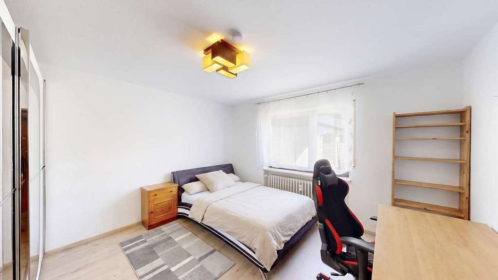 Immobilie in Kirchheim - Wohlfühlen mit Platz und Sonne – Familienhaus mit großem Garten - Bild 2