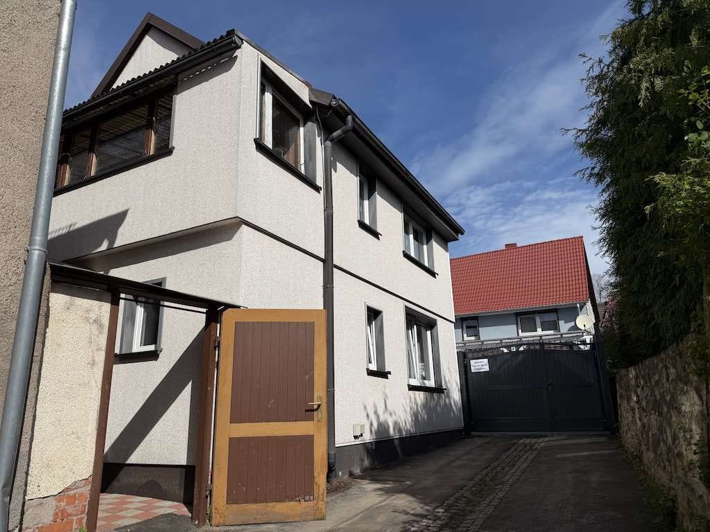 Immobilie in Drei Gleichen - Charmantes Einfamilienhaus mit Entwicklungspotenzial – sofort bewohnbar - Bild 0