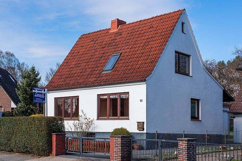 Immobilie in Großhansdorf - Mit handwerklichem Geschick den Traum vom Einfamilienhaus verwirklichen - Bild 0