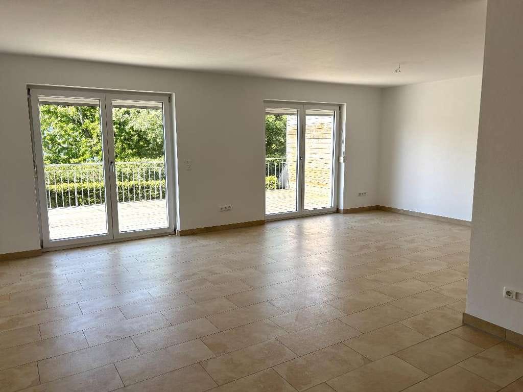 Immobilie in Nandlstadt - Ab sofort frei ! Doppelhaushälfte mit familienfreundlicher Aufteilung u. Doppel-Garage - Bild 3