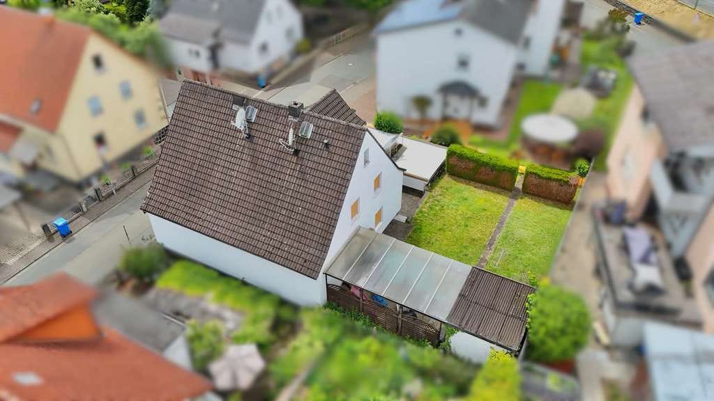 Immobilie in Gladenbach - Sonniges Einfamilienhaus mit Garten in Gladenbach OT - Bild 4