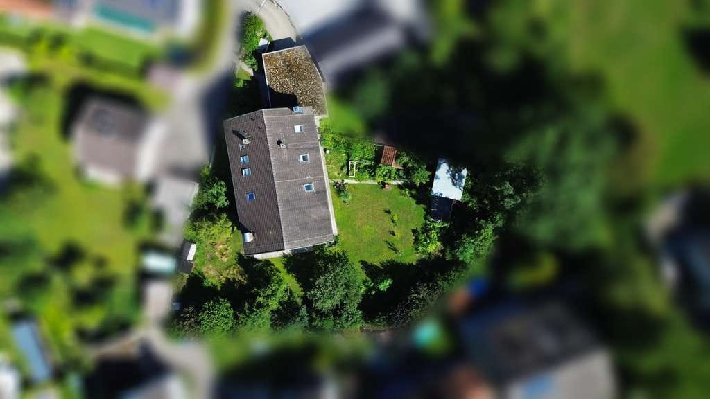 Immobilie in Emmerting - So groß wie ein eigenes Haus - Obergeschosswohnung mit sonnigem Südostbalkon und Gartenmitbenutzung - Bild 3