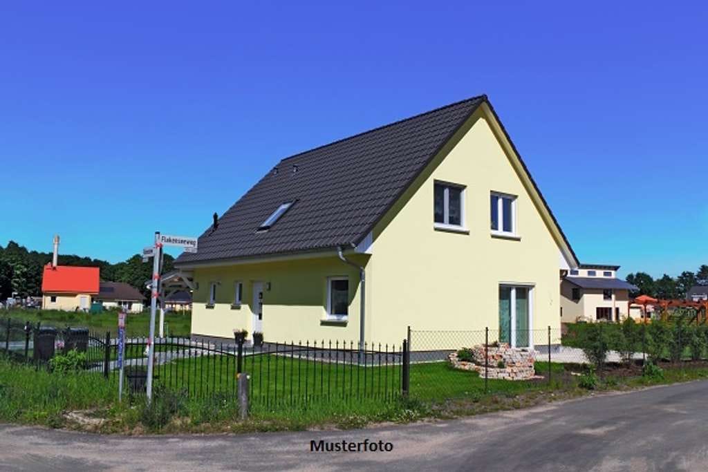 Immobilie in Innernzell - Einfamilienhaus mit großem Grundstück in ruhiger Wohnlage - Bild 0