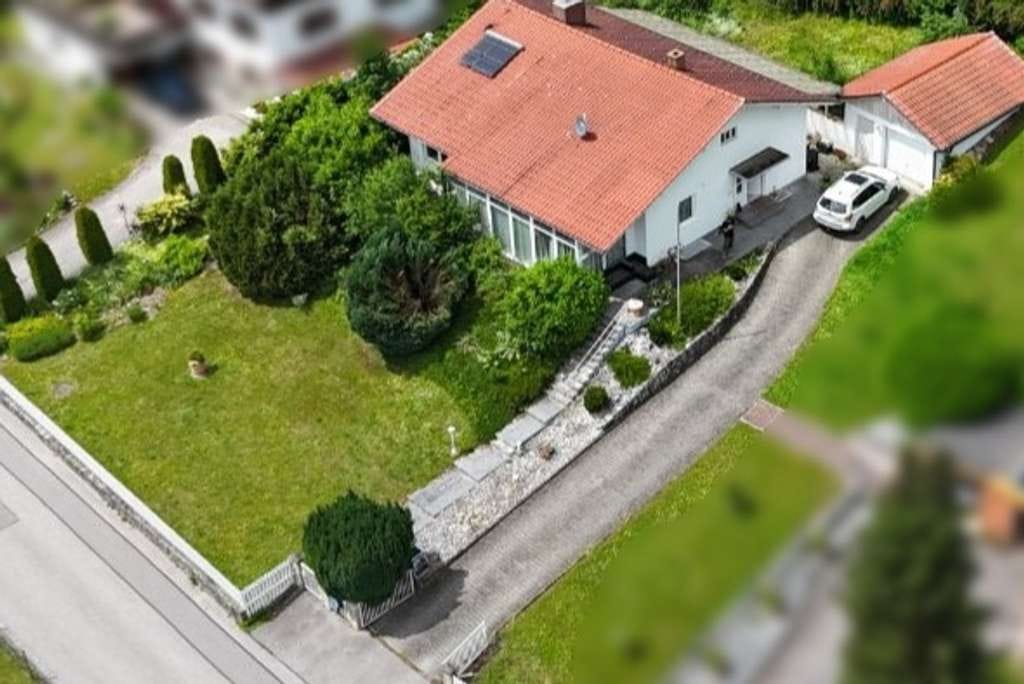 Immobilie in Simbach - Bungalow in sonniger Aussichtslage am Stadtrand von Simbach am Inn - Bild 0
