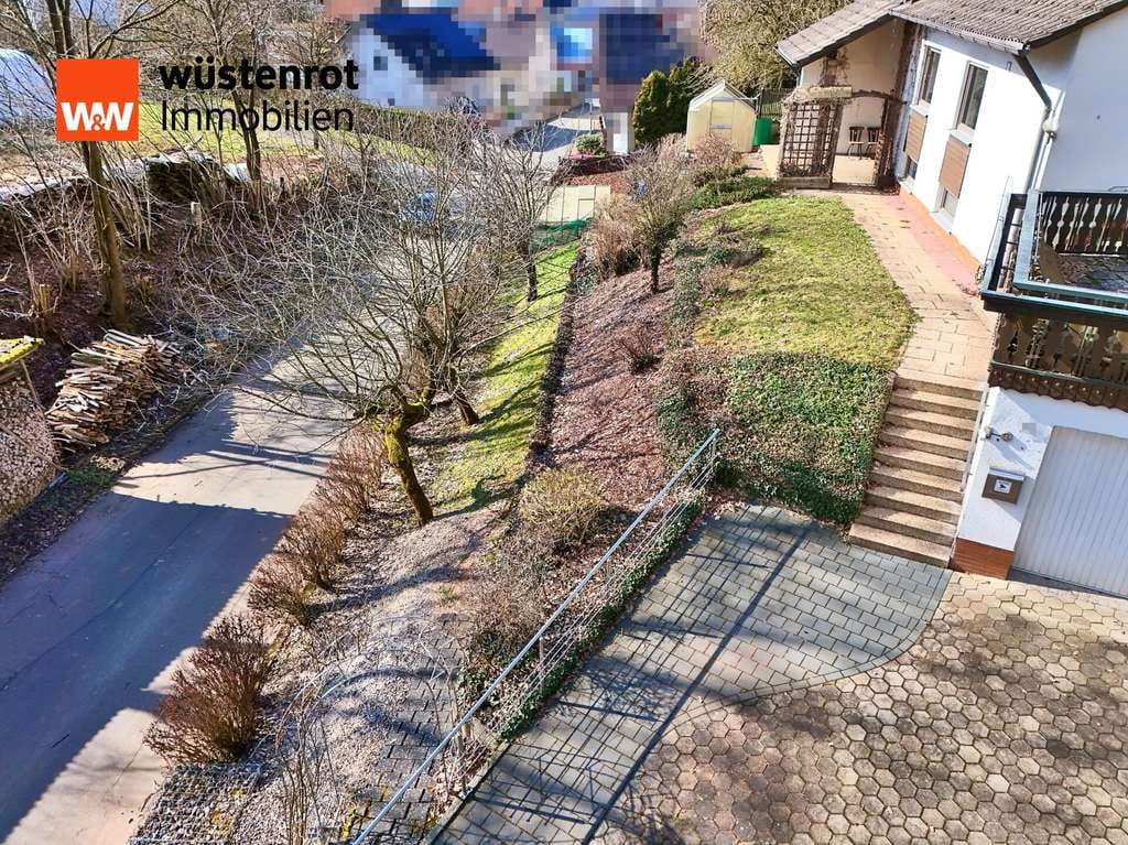 Immobilie in Auerbach in der Oberpfalz - Großzügiges Einfamilienhaus mit dem besonderen Pfiff wartet auf Sie! - Bild 2