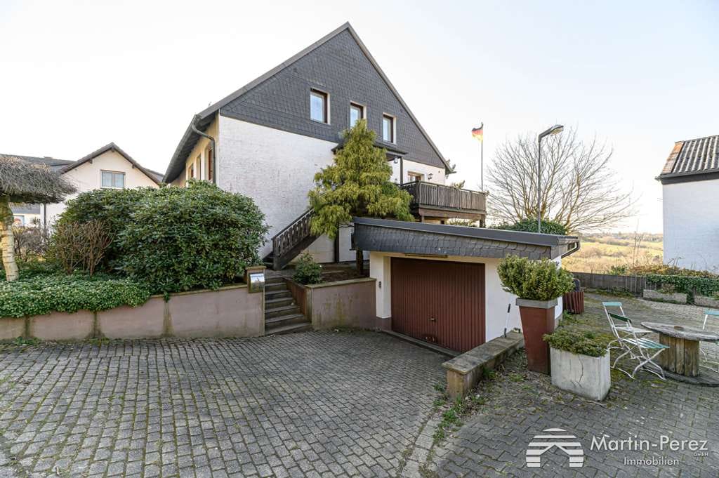 Immobilie in Breckerfeld - Schöne Drei-Zimmer-Wohnung mit Erweiterungsmöglichkeit
- zwei Balkone - Garage - - Bild 1