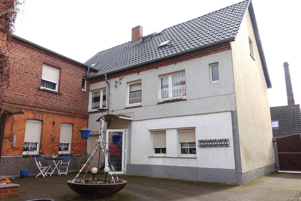 Immobilie in Coswig (Anhalt) - Grundstück mit Einfamilienhaus  und Zweifamilienhaus zur Eigennutzung oder Vermietung - Bild 0