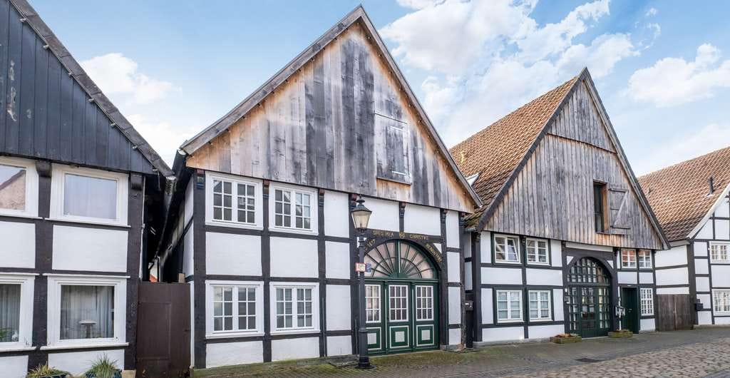 Immobilie in Rheda-Wiedenbrück - Wunderschöner und kernsanierter Fachwerktraum in Innenstadtlage - Bild 1