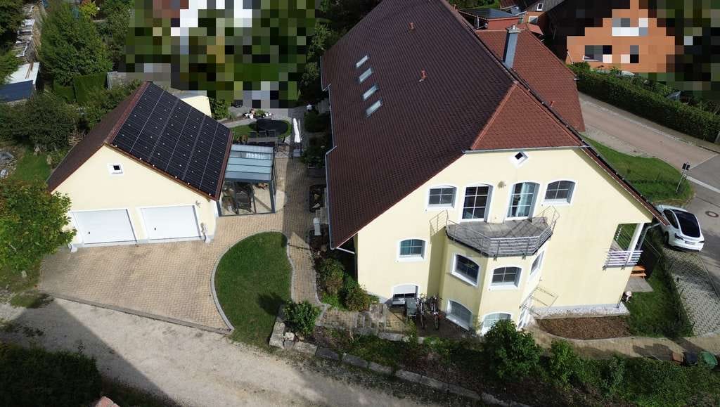 Immobilie in Aurach - Repräsentatives Wohnen mit vielseitigen Nutzungsmöglichkeiten - Bild 2