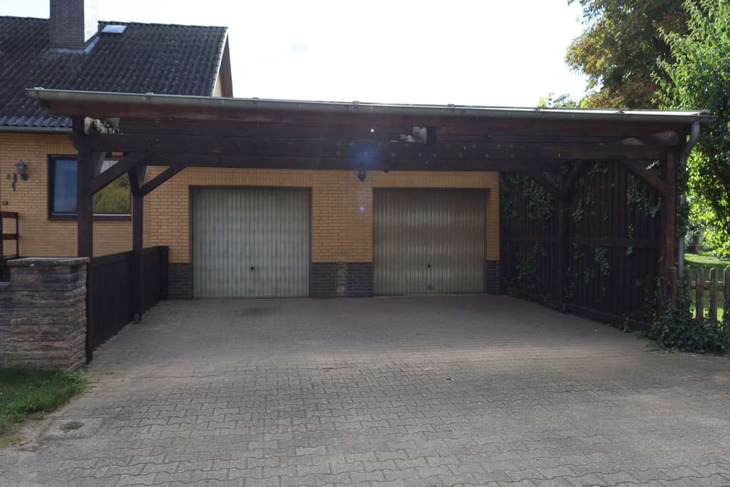 Immobilie in Gusborn - Gepflegtes Einfamilienhaus mit Einliegerwohnung, Doppelgarage und Nebengeb. in ländl. Umgebung - Bild 2