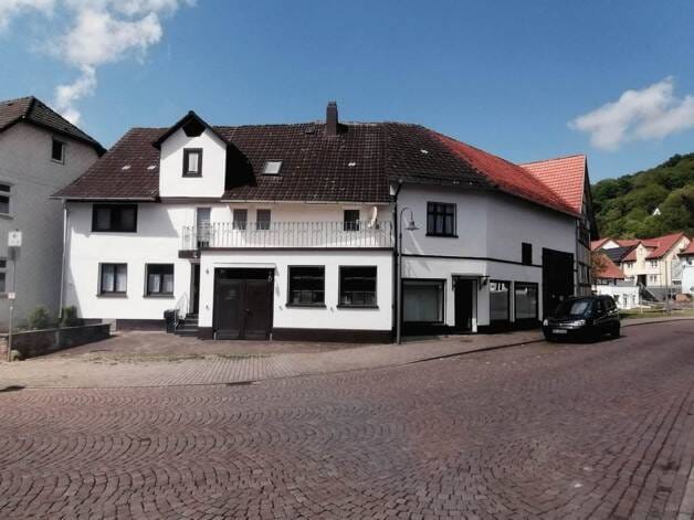 Immobilie in Philippsthal - Wohn sowie Geschäftshaus Scheune Schmiede Nebengebäude uvm - Bild 0