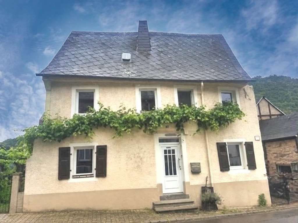 Immobilie in Lehmen - Historisches Wohnhaus mit Scheune und viel Potenzial - Bild 1