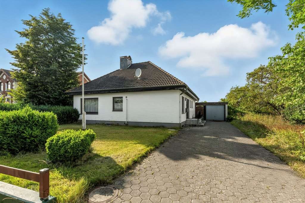 Immobilie in Gelting - Charmantes Einfamilienhaus in ruhiger Lage von Gelting – mit großem Garten und Vollkeller - Bild 0