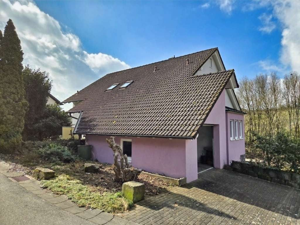 Immobilie in Haßfurt - Traumhaftes Wohnen für Ihre Familie (Wfl. ca. 245 m²) mit großem Garten in naturnaher, ruhiger La - Bild 4