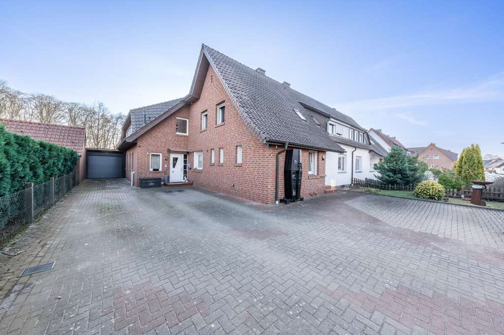 Immobilie in Bramsche - Mehrfamilienhaus in Bramsche - Ideal als Mehrgenerationenhaus oder zum Wohnen und Vermieten - Bild 0