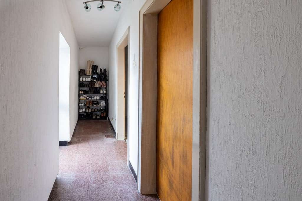 Immobilie in Sundern - Freistehendes Einfamilienhaus mit Terrasse, Balkon und viel Gestaltungsspielraum - Bild 4
