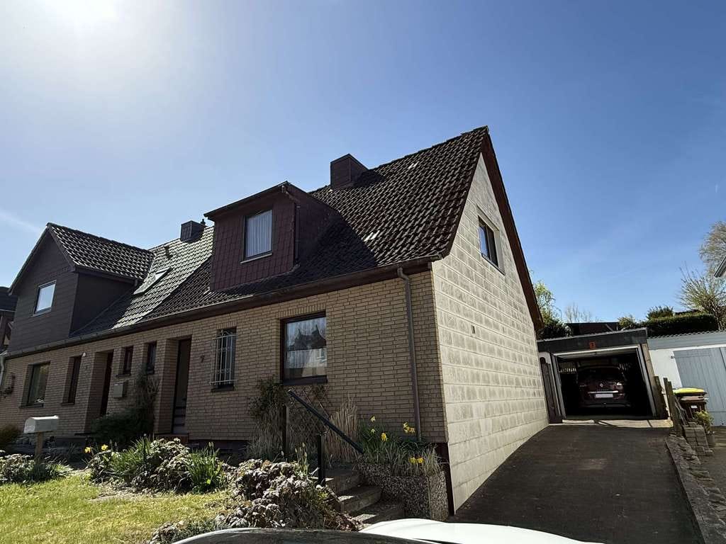 Immobilie in Eckernförde - Charmante Doppelhaushälfte mit großem Garten – ideal für Handwerker mit Vision - Bild 3