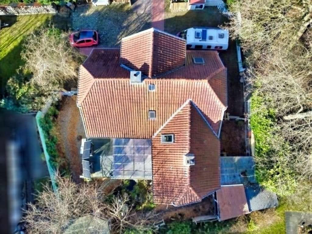 Immobilie in Schleswig - Gemütliches Einfamilienhaus - der Schmuckkasten für Ihre Familie in  Schleswig - modernisiert, gro - Bild 2