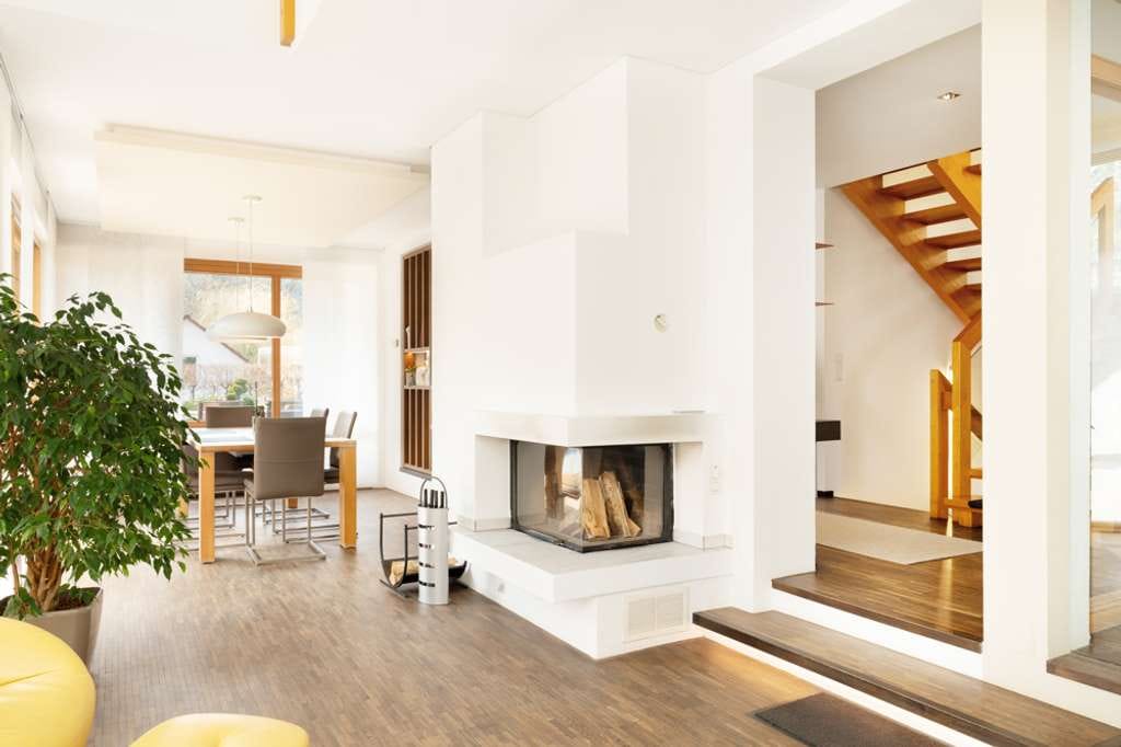 Immobilie in Deining - Exklusives Einfamilienhaus in Deining – Design, Ruhe und ein traumhafter Garten - Bild 2