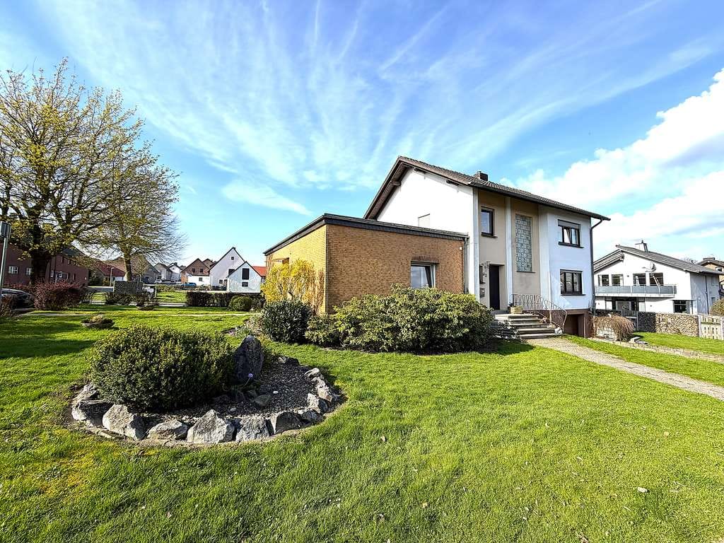 Immobilie in Marsberg - *** Schönes Einfamilienhaus mit separater Wohnung in Marsberg - Meerhof*** - Bild 3