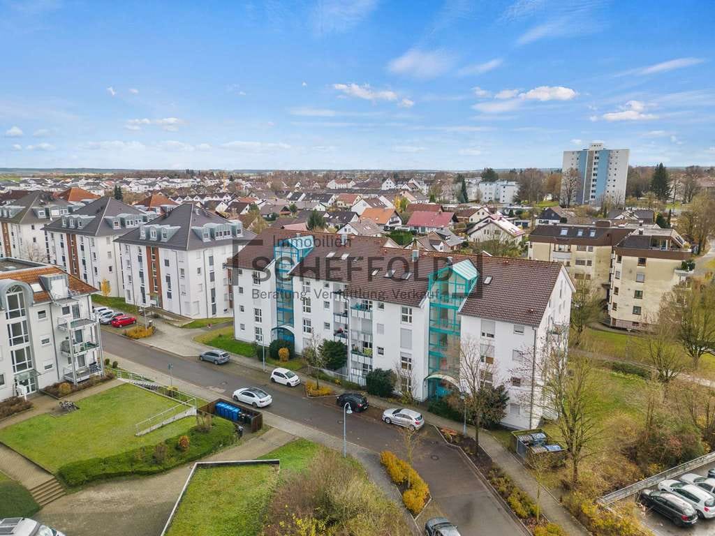 Immobilie in Laupheim - Gemütlich und einladend! Charmante 2,5 Zimmerwohnung mit Wohlfühlambiente und Loggia - Bild 3