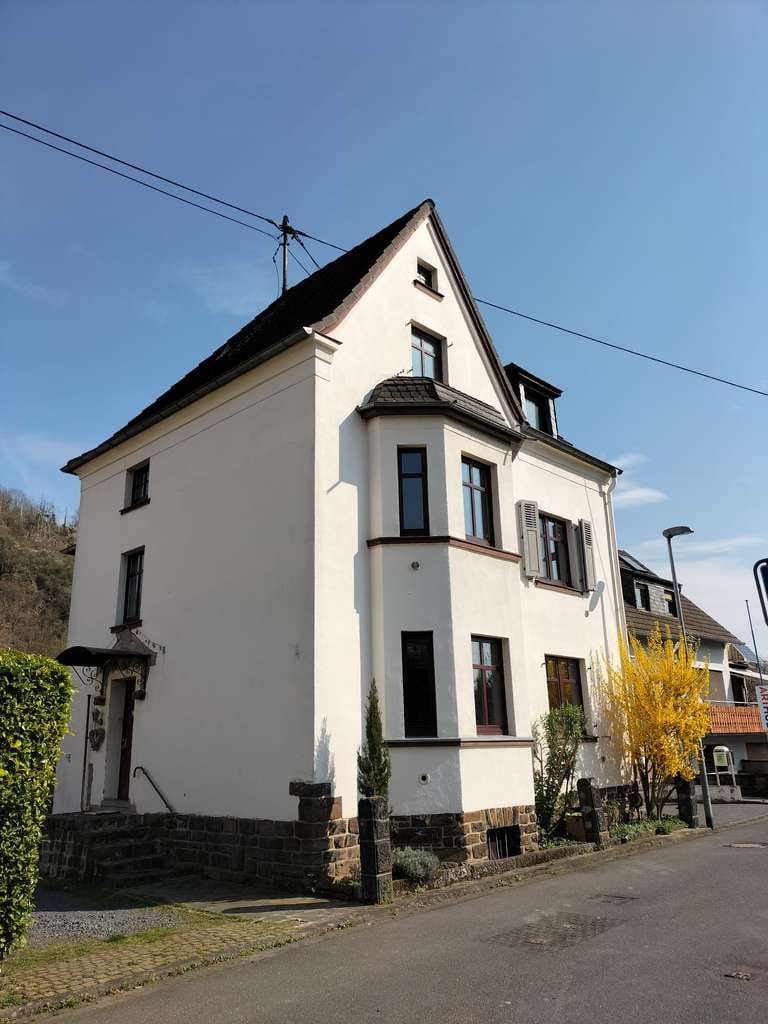 Immobilie in Unkel - Viel Platz in Unkel: Großzügiges Einfamilienhaus, Altbau mit schönem Garten - Bild 0