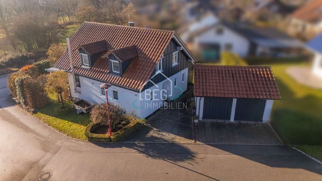 Immobilie in Stimpfach - Familienfreundliches Einfamilienhaus  mit Garten, Terrasse und Doppelgarage - Bild 1