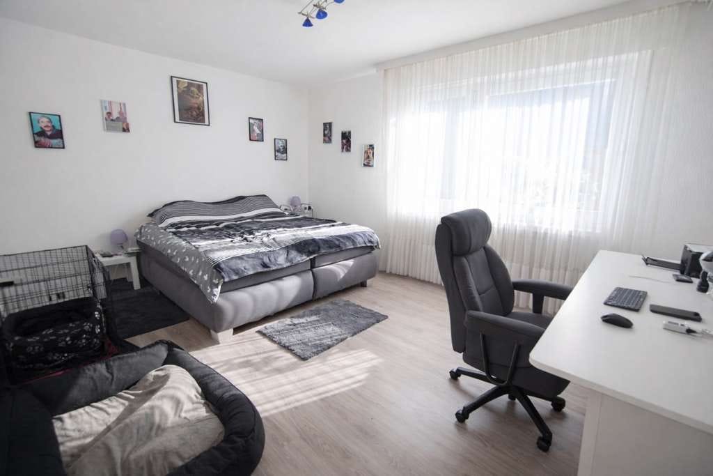 Immobilie in Wallenhorst - ‼️Zweifamilienhaus in Wallenhorst mit großem Potenzial in gefragter Lage – ideal für Ihre Vision‼️ - Bild 3