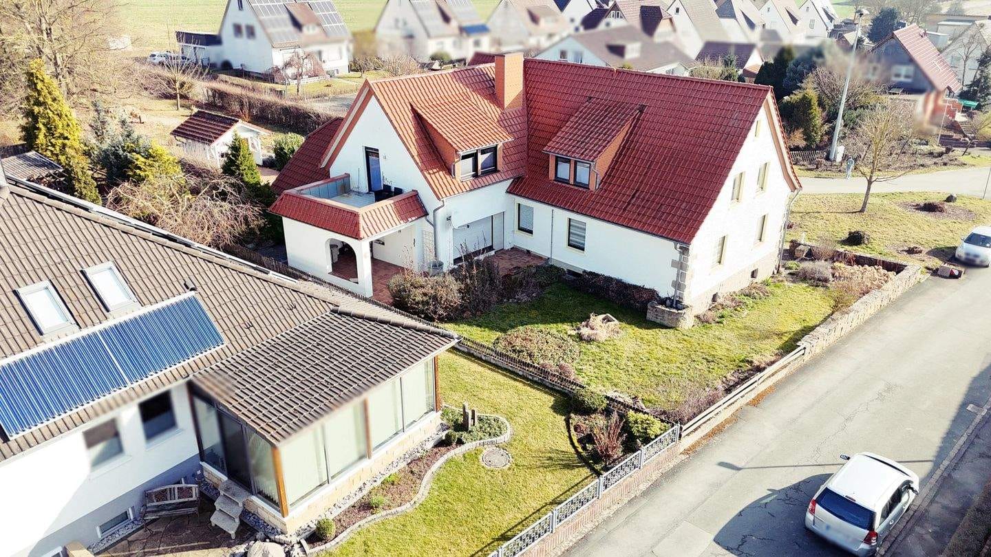 Immobilie in Breuna - Großzügiges Zweifamilienhaus mit solider Substanz, Fernwärme & Top-Pendlerlage nahe Kassel - Bild 3