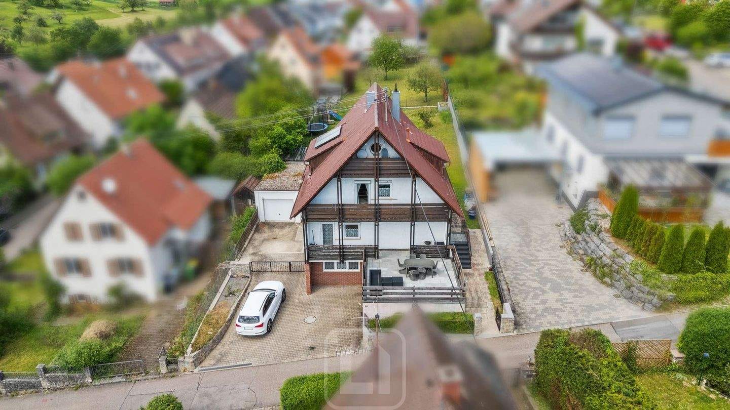 Immobilie in Heimsheim - Modernisiertes Mehrgenerationenhaus mit ELW | 231 m² Wohnfläche | 827 m² Grundstück - Bild 2