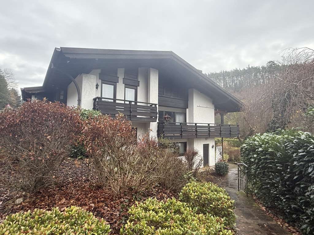 Immobilie in Rodalben - Schönes 1-Familienhaus mit Einliegerwohnung in ruhiger Lage von Rodalben! - Bild 2