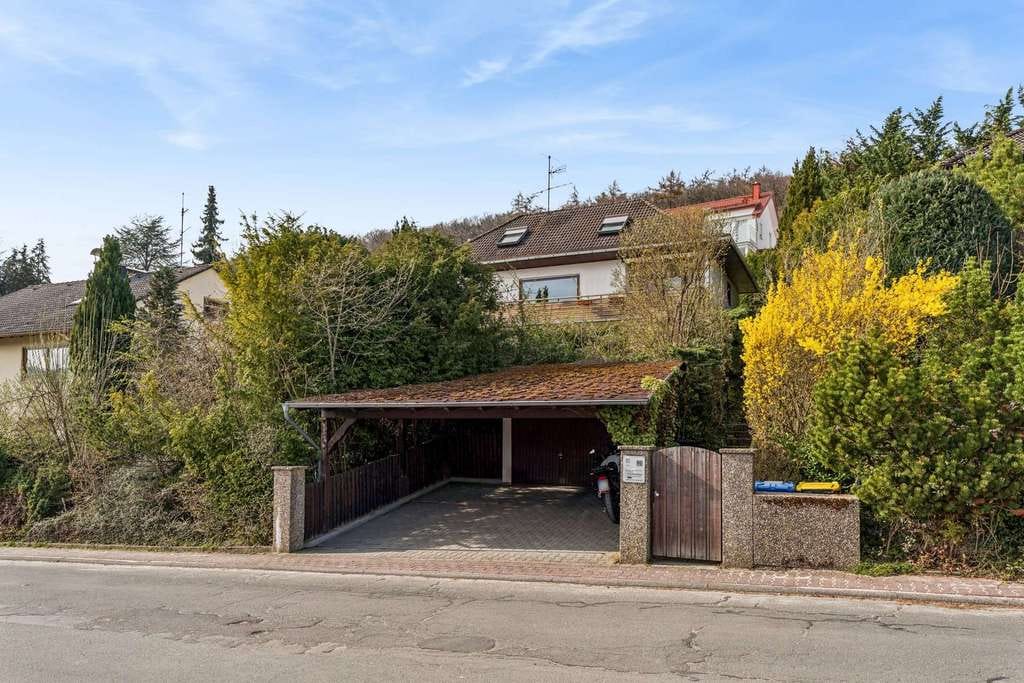 Immobilie in Niedernhausen - Einfamilienhaus mit Einliegerwohnung Wohnfläche 247 m2 mit Traumblick in Niedernhausen-Engenhahn - Bild 2