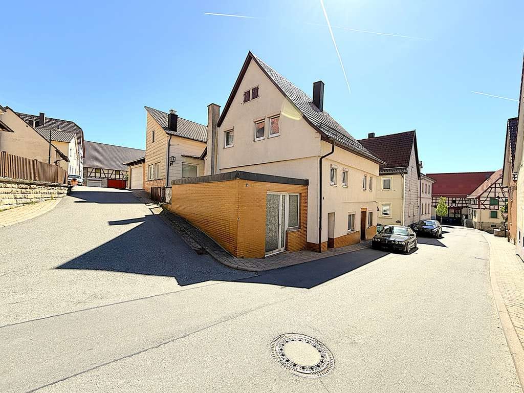 Immobilie in Hüffenhardt - Ein-/Zweifamilienhaus mit qualitativer Halle / Werkstatt als Gewerbemöglichkeit in Hüffenhardt - Bild 3